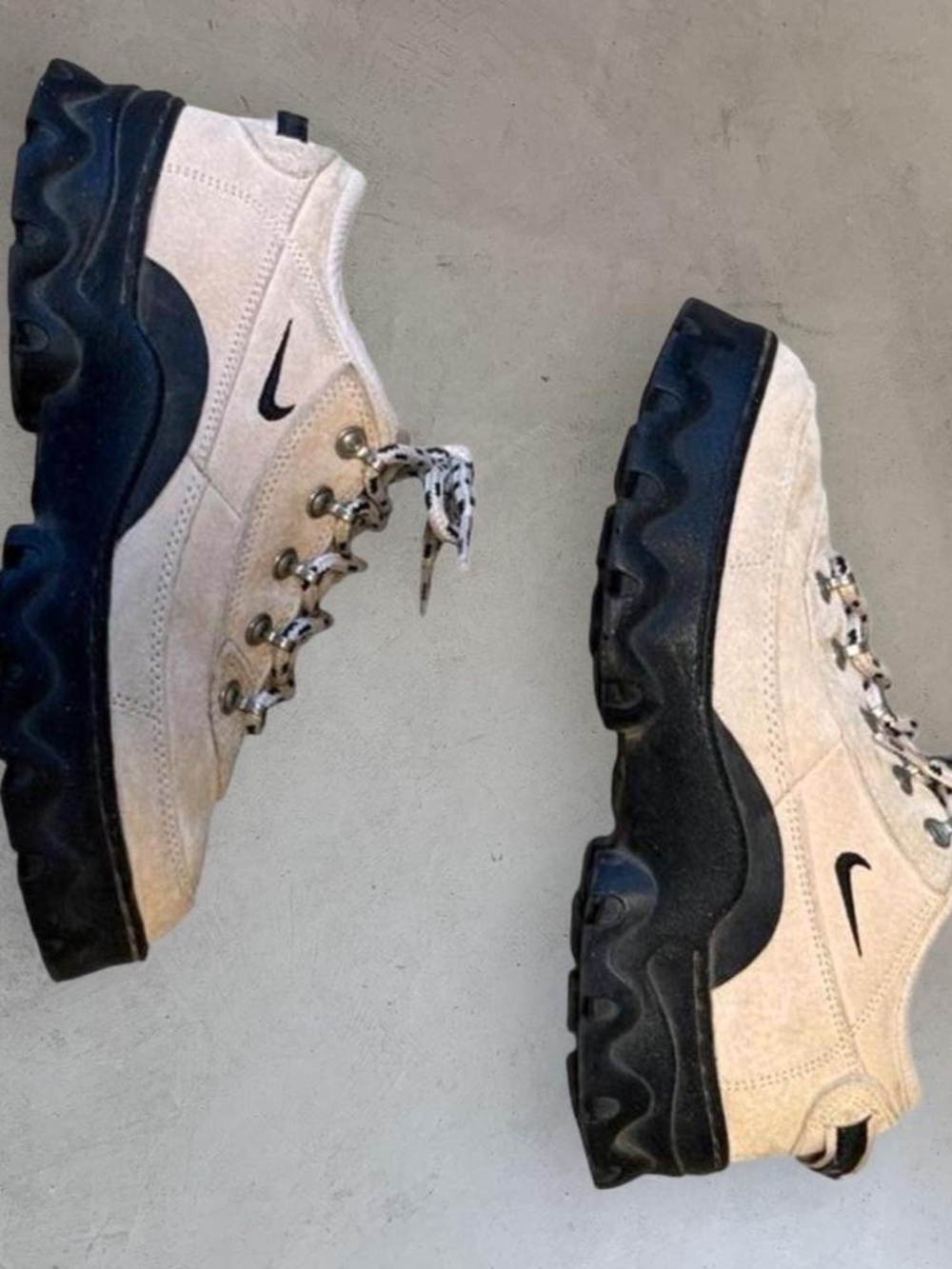 Nike ACG Lahar Low "Fossil" Women Hiking Boot Shoes